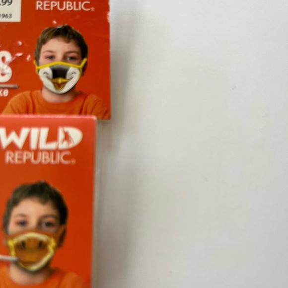 Wild Smiles Child Size Reusable Penguin and Giraffe Face Mask - Picture 6 of 7